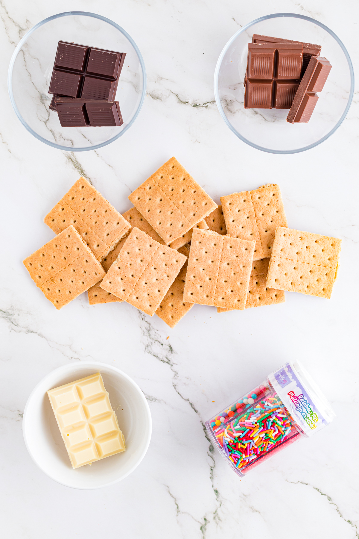 Ingredients for chocolate dipped graham crackers.