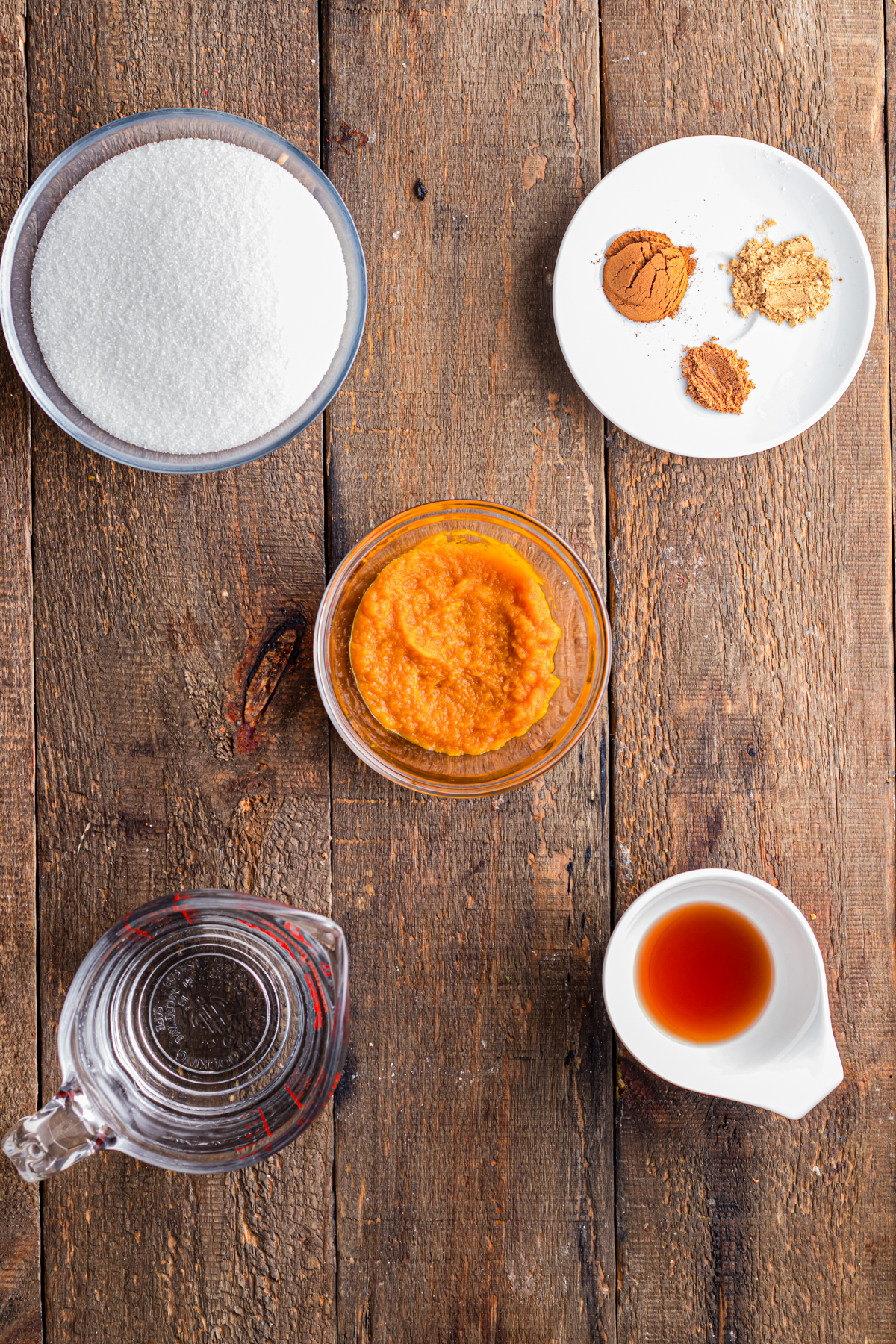 The ingredients to make Pumpkin Spice Syrup Syrup.